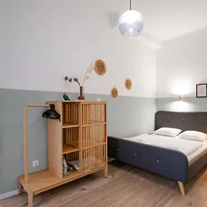 Jade In Downtown Dob27 , Budapest Ungheria